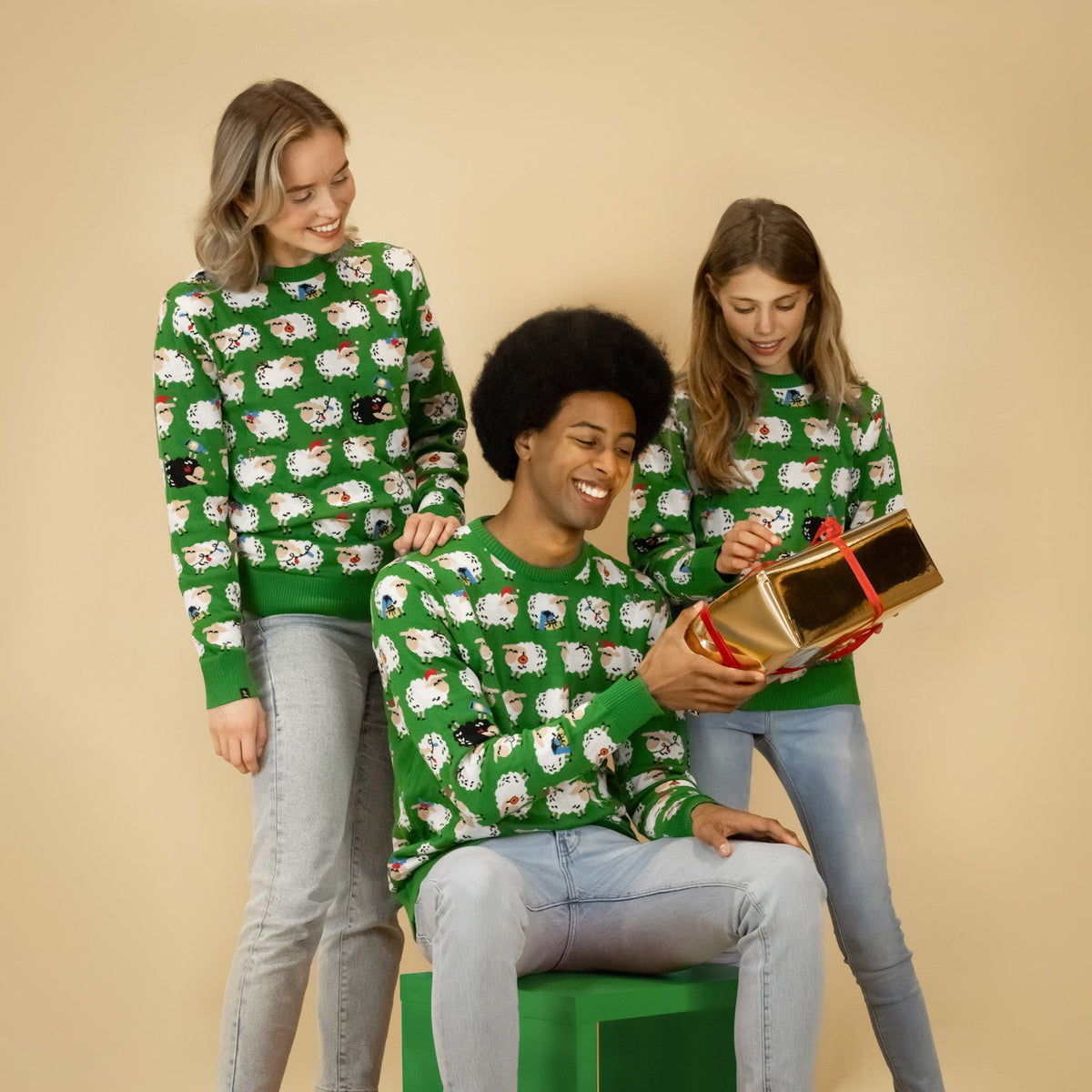 JAP Kersttrui - 't Zwarte schaap (Princess Diana) - Groen, gedragen