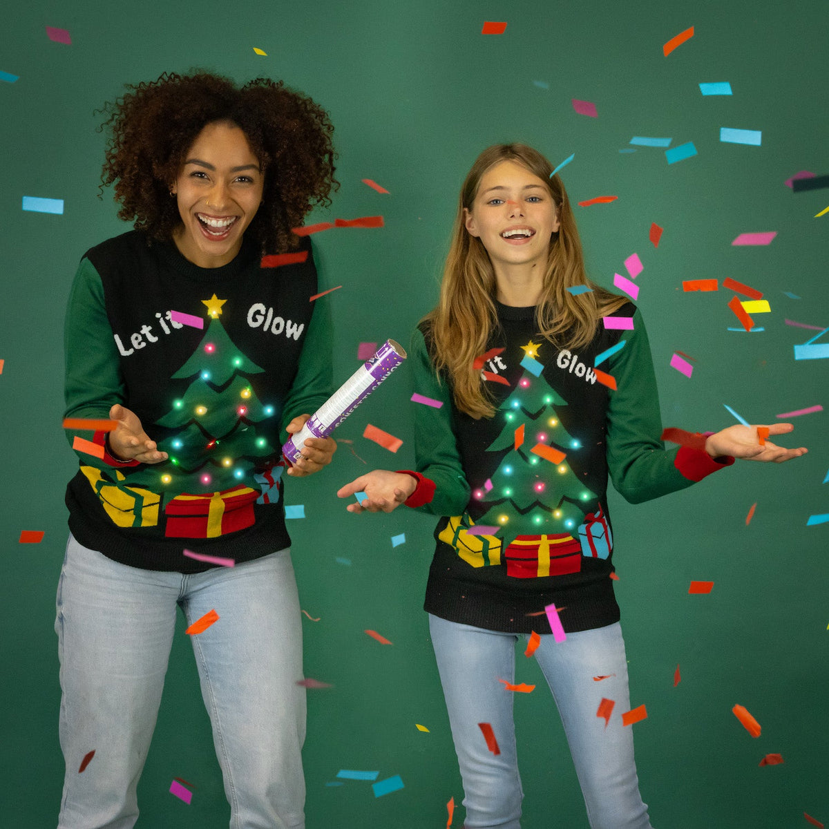 JAP Kersttrui met lichtjes - Let it glow, gedragen