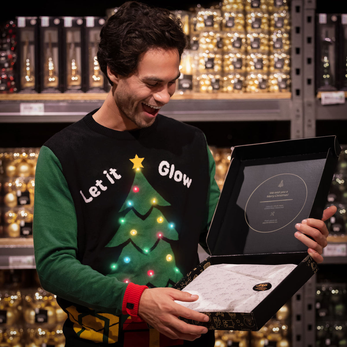JAP Kersttrui met lichtjes - Let it glow, gedragen