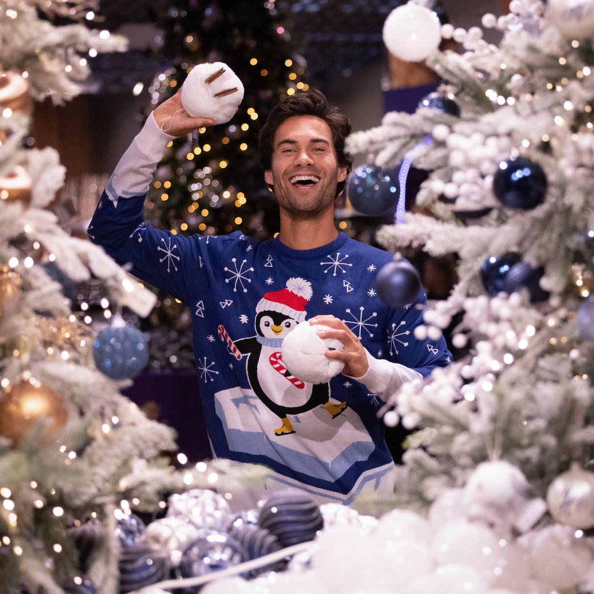 JAP Kersttrui - Skateguïn - Blauw, gedragen