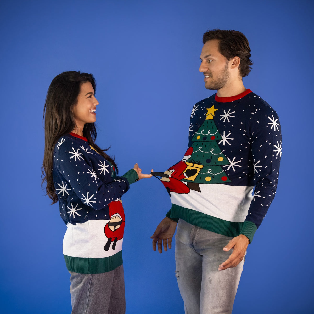 JAP Interactieve Kersttrui - Santastring, gedragen