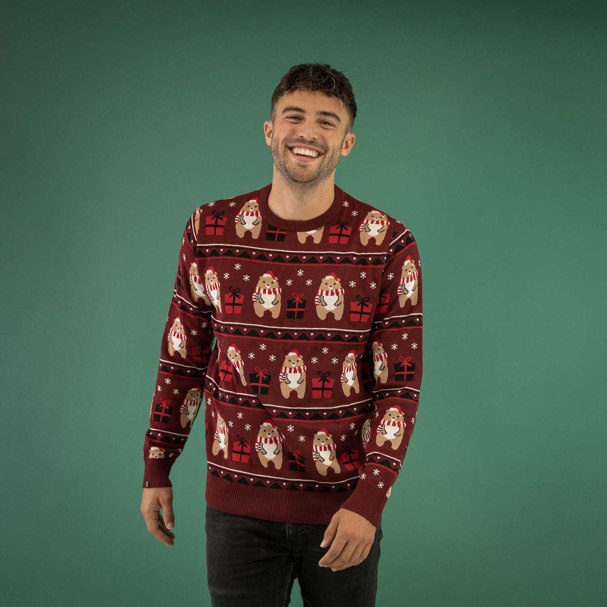 JAP Kersttrui - Beer met geschenk - Rood, gedragen